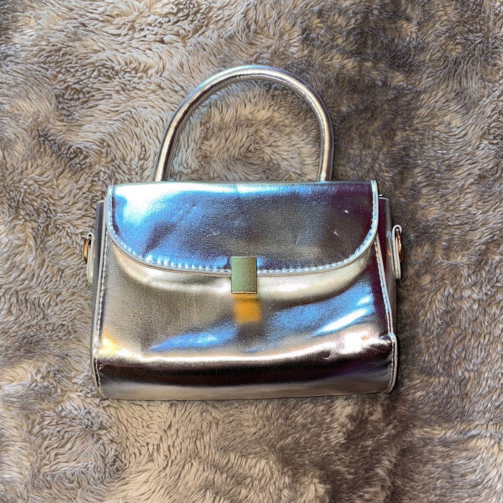 Silver Metallic Women's Handbag 🩶